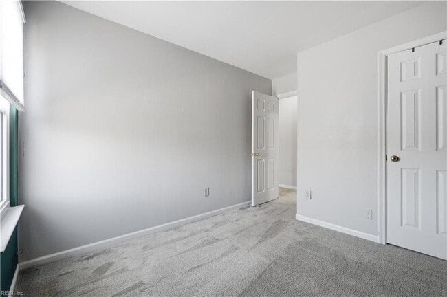 Building Photo - 1328 Mill Lake Quarter