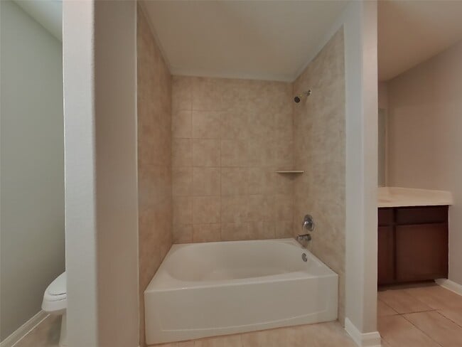 Building Photo - 216 Elm Patch Dr