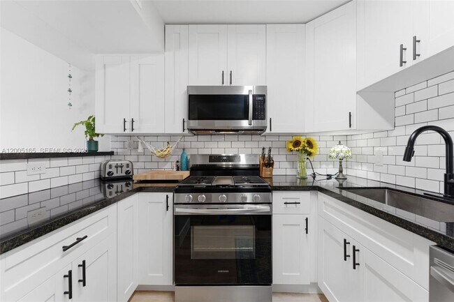 Building Photo - 15325 SW 106th Terrace