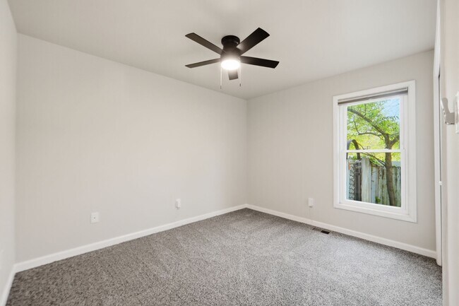 Building Photo - 3803 Allison St