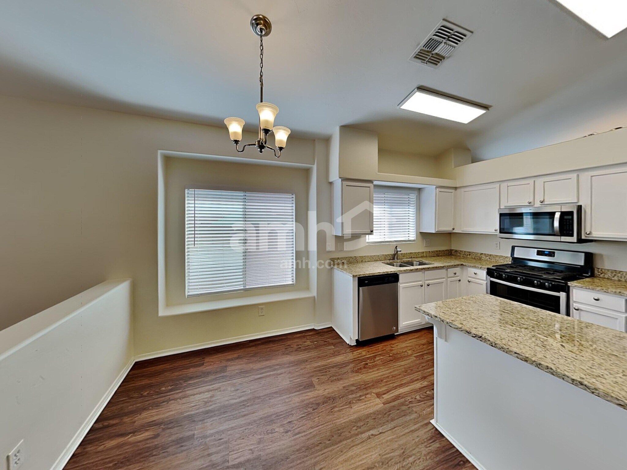 Building Photo - 147 E Via Teresita