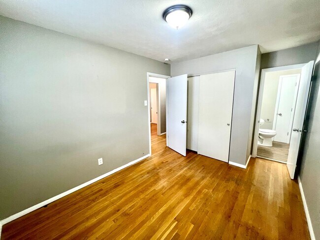 Building Photo - Charming 3 Bedroom Home in Florissant – Pr...