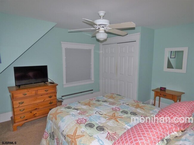 Building Photo - 875 Stenton Pl