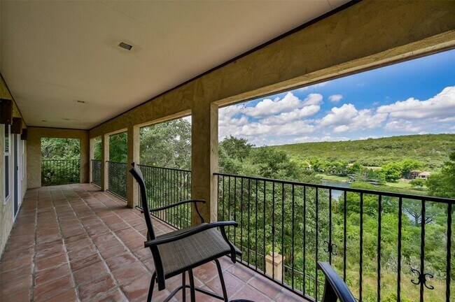 Building Photo - 2510 Saratoga Dr