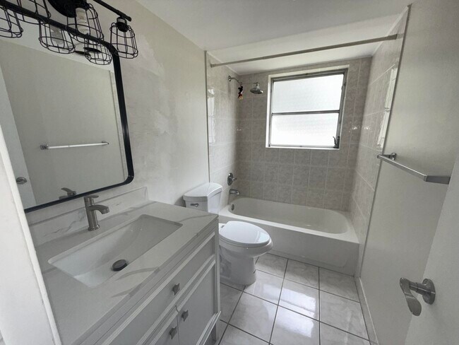 Building Photo - 2601 S Course Dr