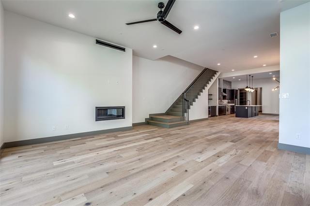 Building Photo - 3714 W Beverly Dr