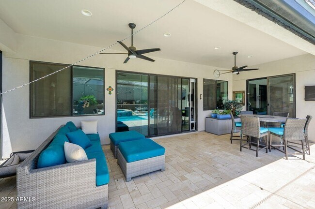 Building Photo - 1221 E Paseo Way