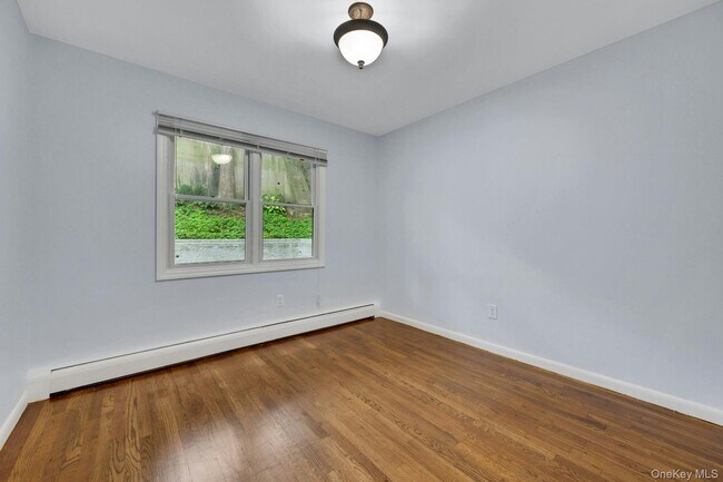 Building Photo - 186 Midland Ave