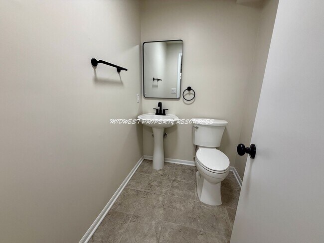 Building Photo - Amazing 3 Bedroom Home!