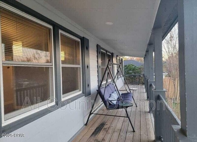 Building Photo - 215 Harris Ave