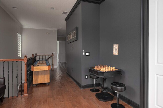 Building Photo - 834 Golden Bear Dr