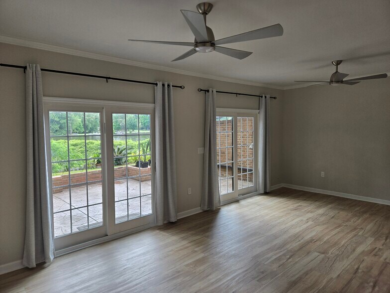 Building Photo - 5027 Forest Lake Pl