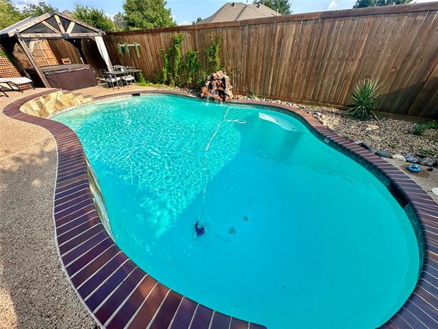 Building Photo - 198 Radecke Rd