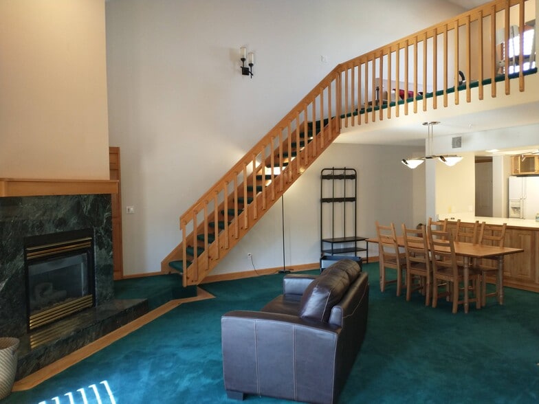 Building Photo - 23684 Pondview Plz