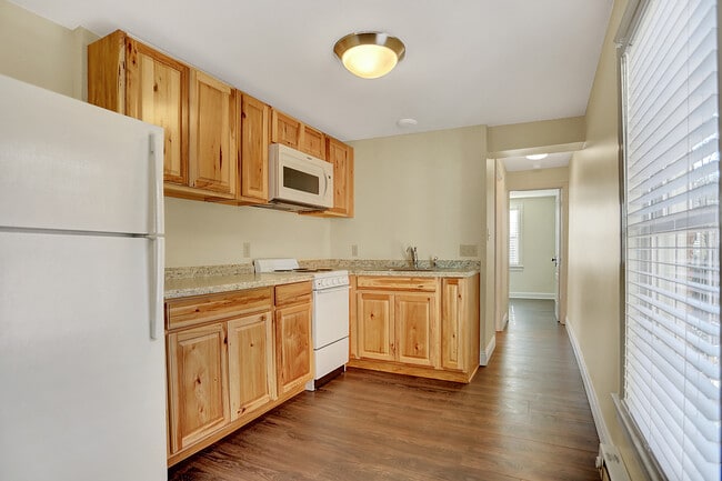 Kitchen - 144 Church Ave