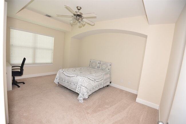 Building Photo - 11607 Main Pine Dr