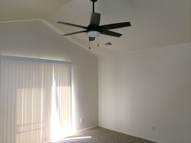 Building Photo - 218 Idlewild Dr