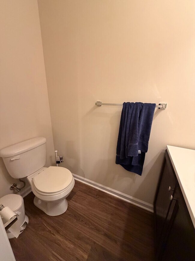 Building Photo - Mockingbird Cr Townhouse Available!!!