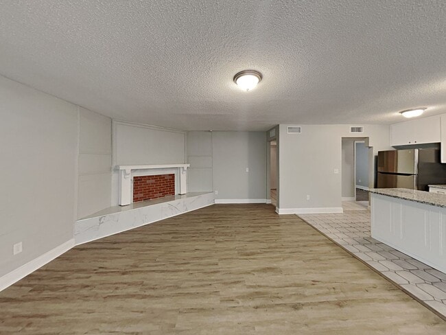 Building Photo - Coming Soon! 3 BR/2BA | Newly Renovated Single Family Home | 2-Car Garage Parking | In Jacksonville!