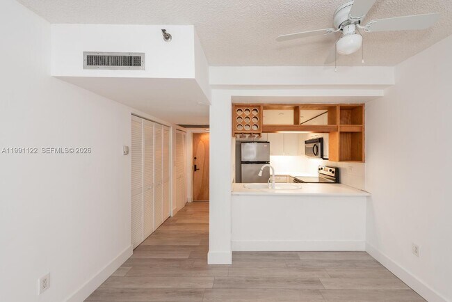 Building Photo - 2801 Florida Ave