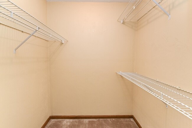 Building Photo - 2043 Gardenbrook Ln
