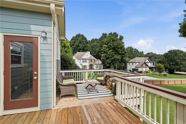 Building Photo - 8205 Applewood Ct