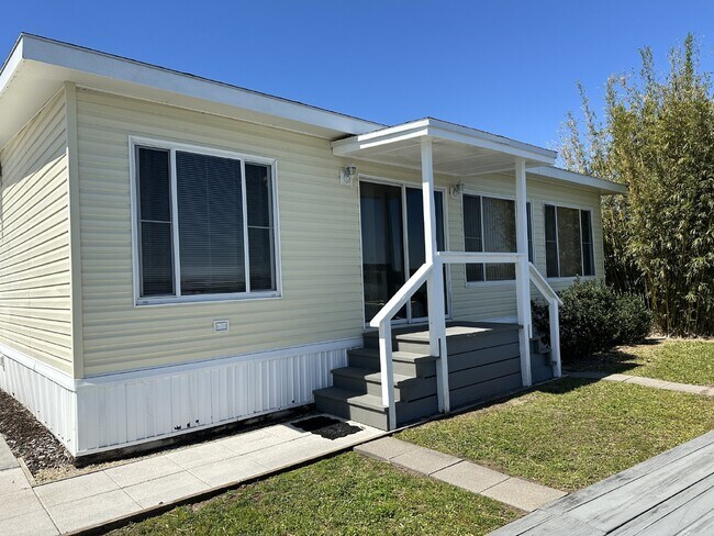 Building Photo - Charming 2 Bed, 2 Bath Manufactured Home w...