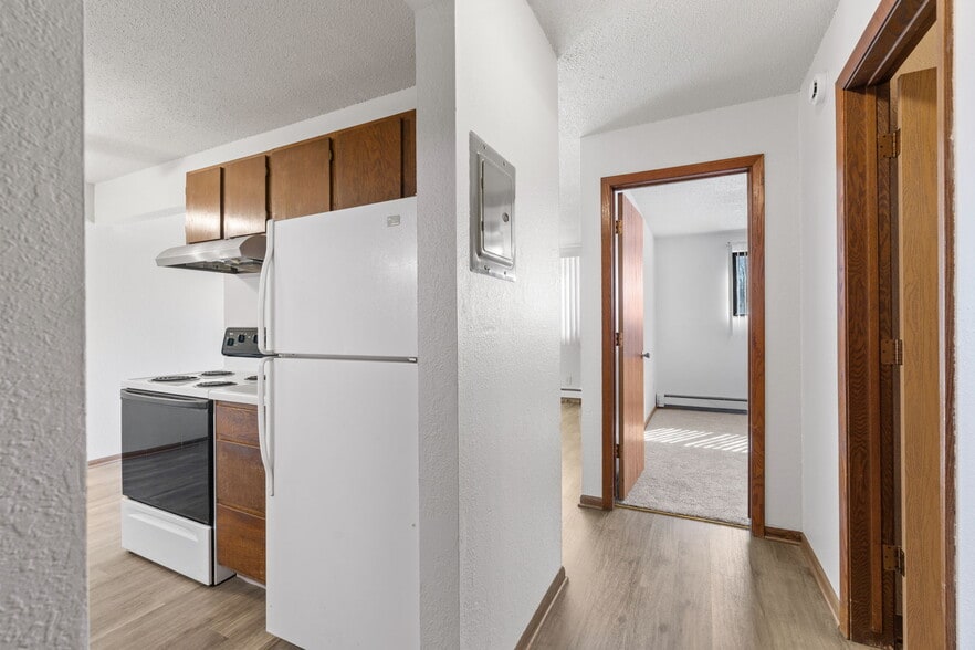 Building Photo - Oak Place Apartments