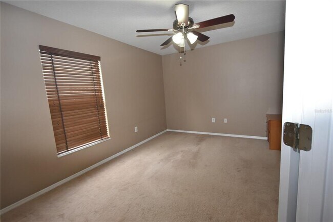 Building Photo - 10037 Colonnade Dr