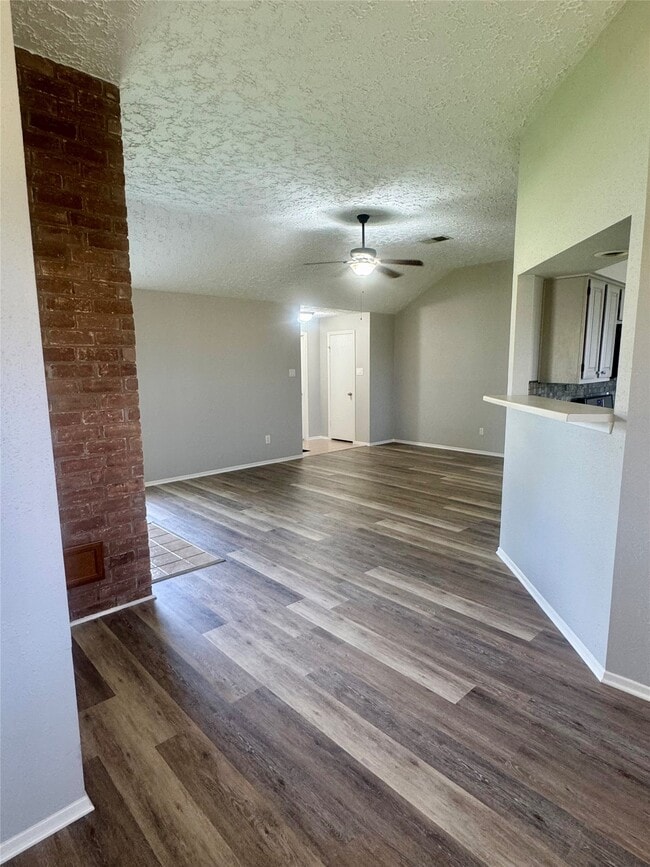 Building Photo - 15702 Roxton Ridge Dr
