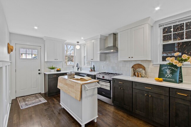 Building Photo - 7434 Woodrow Wilson St