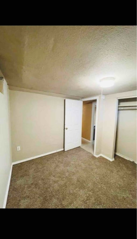 Building Photo - 509 Vermont St NE