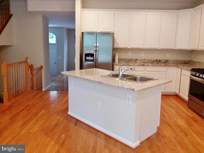 Building Photo - 6563 McKenna Way