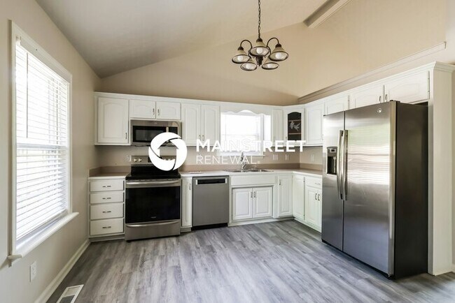 Building Photo - 3 Bedroom Pet-Friendly Home in LOUISVILLE,...