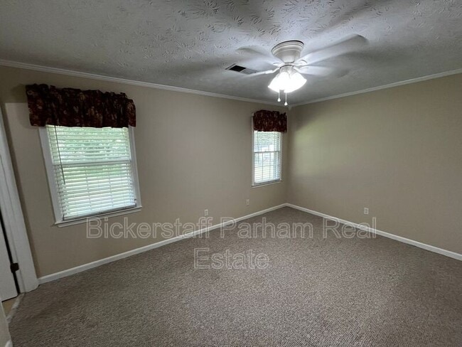 Building Photo - 6608 Highridge Dr
