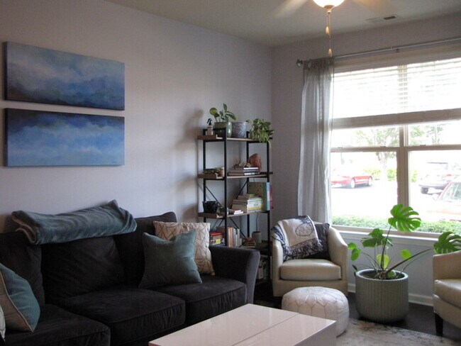 Building Photo - 42 Intuition Cir