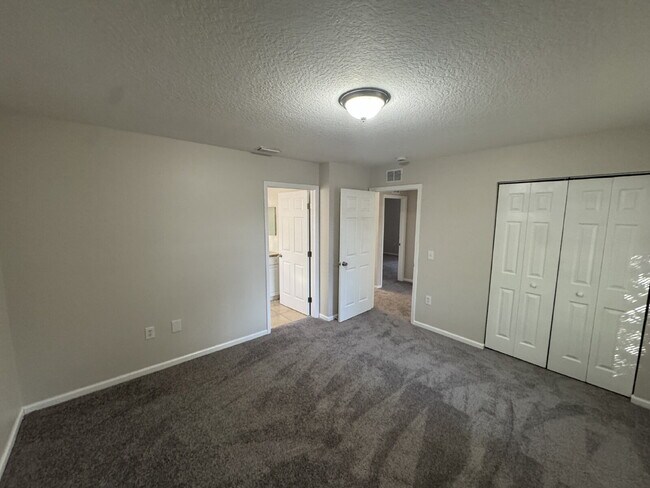 Building Photo - "Spacious 4-Bedroom Home with 2 Full Baths in Prime Tampa Location – 1,560 Sq. Ft. of Comfort!"