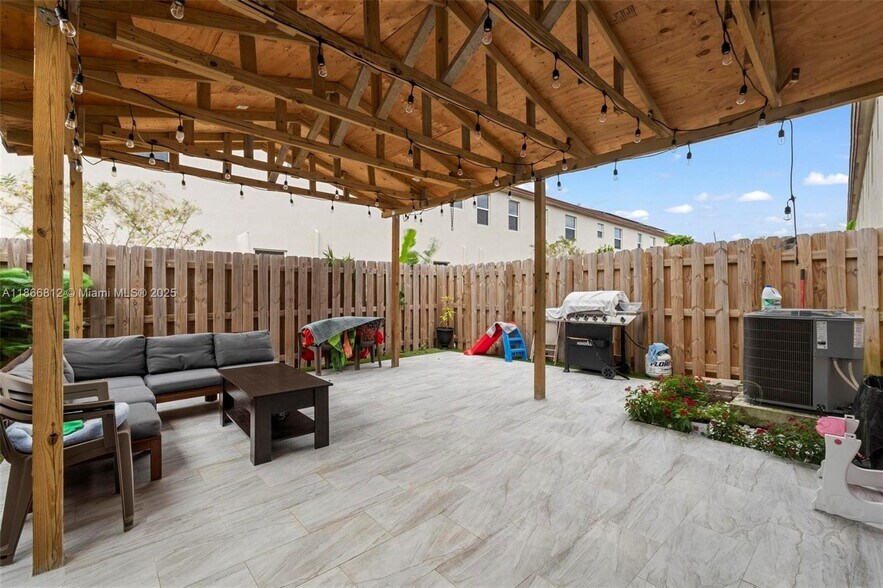 Building Photo - 12652 NW 23rd Pl