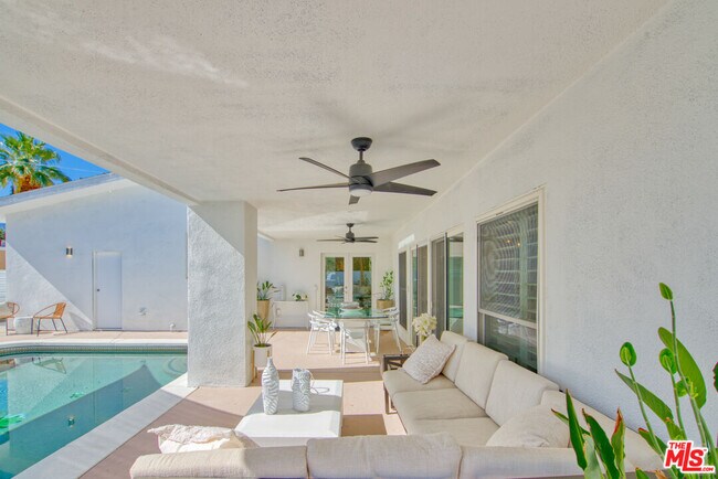 Building Photo - 36422 Sandsal Cir