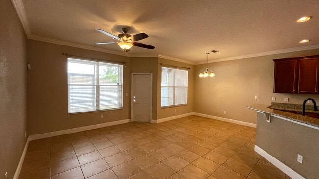 Building Photo - Unfurnished Annual Rental
