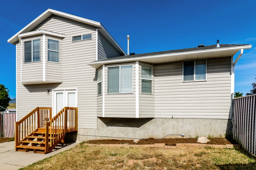 Building Photo - 5831 S Clear Vista Dr