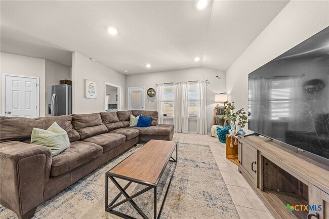 Building Photo - 5102 Karen Grn Dr