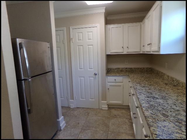 Building Photo - 119 Pin Oak Cove
