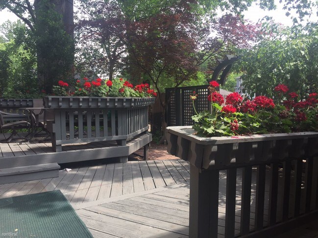 Building Photo - 404 Virginia Ave