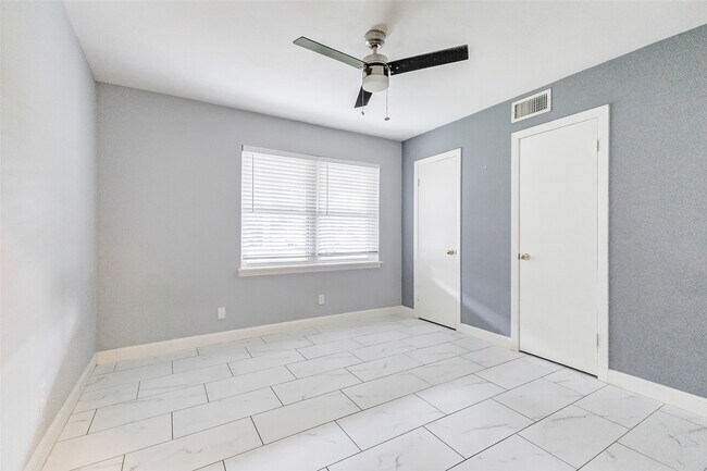 Building Photo - 10062 Haddington Dr