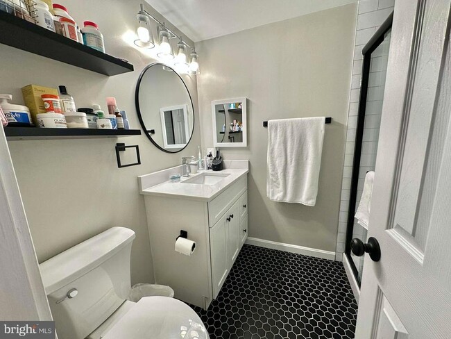 Building Photo - 1228 N Stuart St