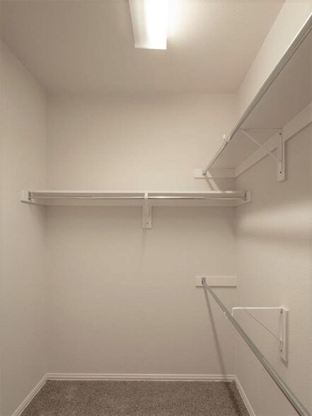 Building Photo - 417 Hackberry Dr
