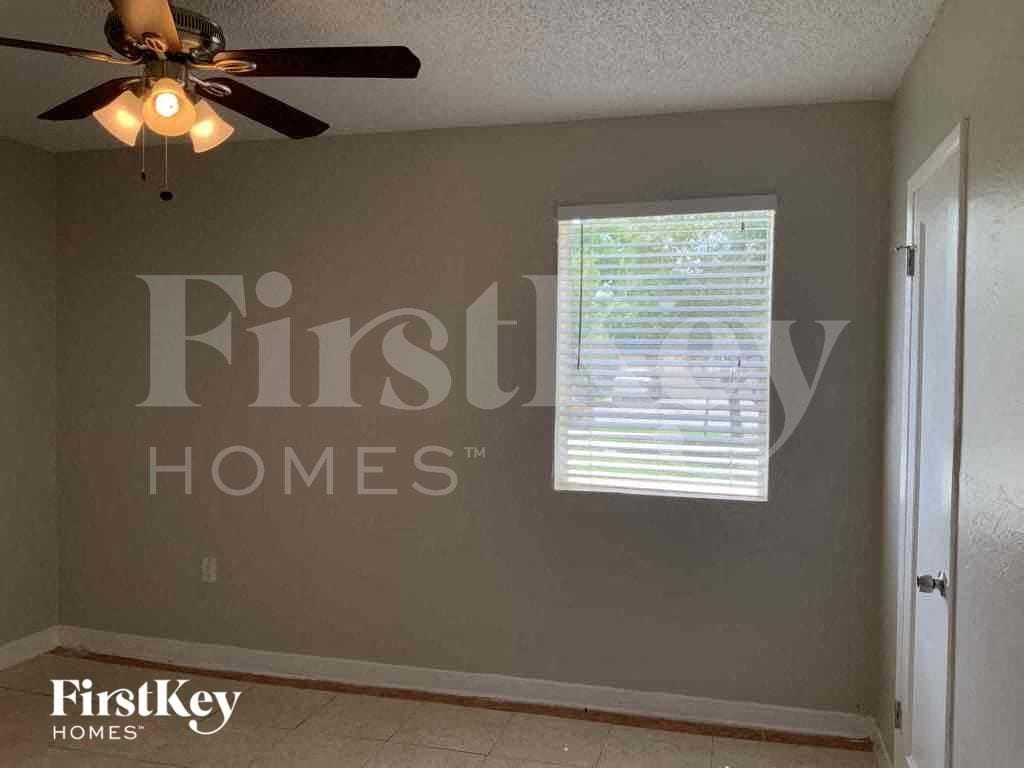 Building Photo - 1525 NW 126th St