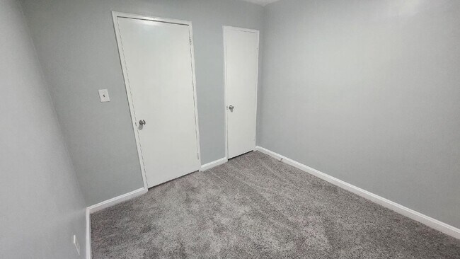 Building Photo - "Charming 3-Bed Home with Modern Amenities in Temple Hills - Ideal Location!"