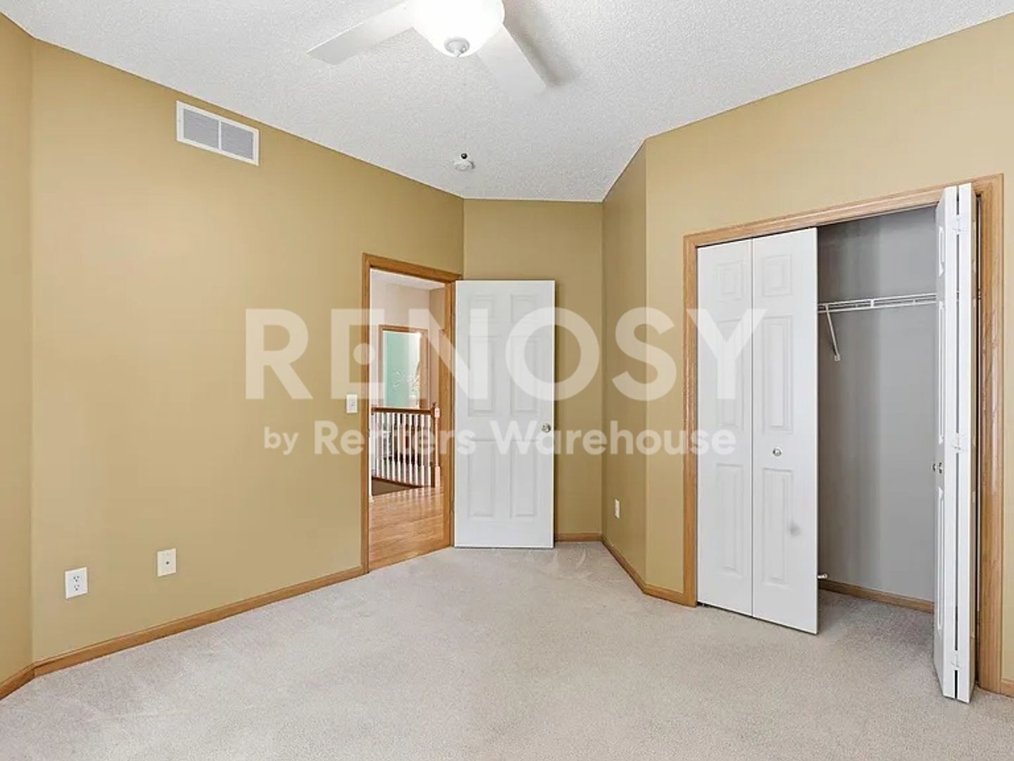 Building Photo - 6452 MacLaren Ave NE